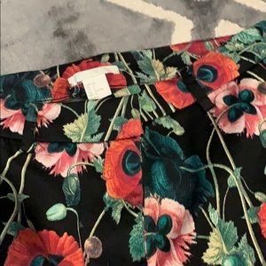 H&M Pants - H&M Floral ankle trousers H&M Pants - H&M Floral ankle trousers